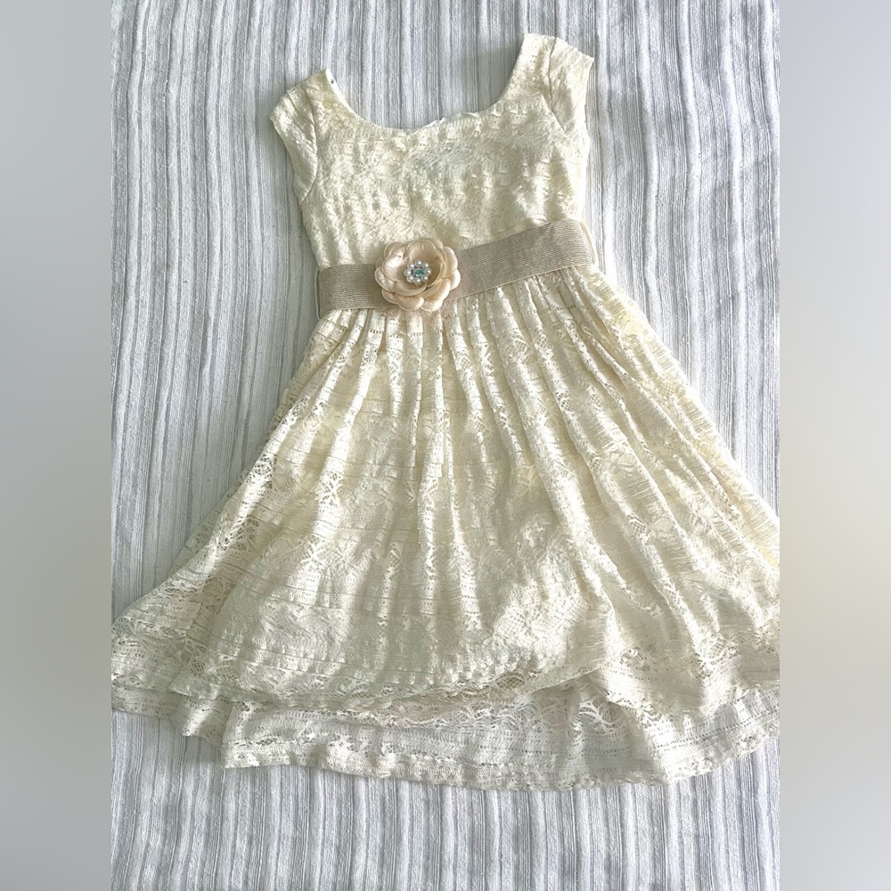 Beautiful cream/off-white My Michelle lace girls dress size 7 formal/dressy